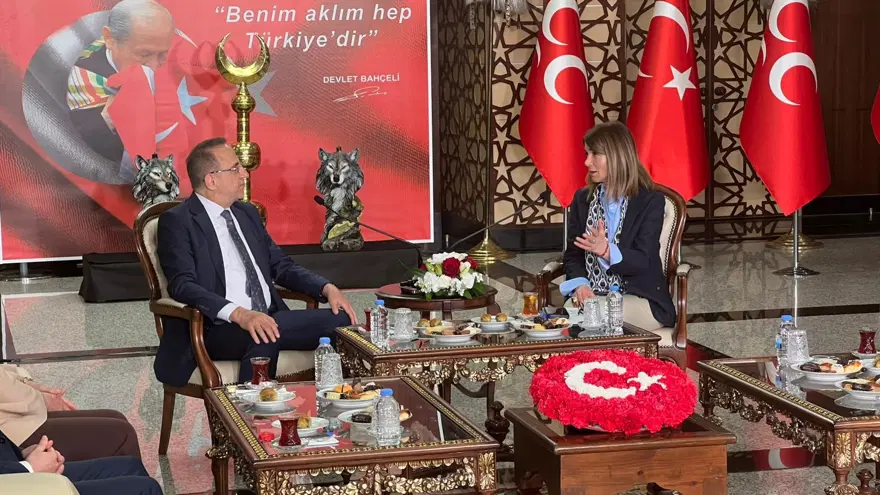 AK PARTİ İLE MHP BAYRAMLAŞTI 6 AK PARTİ İLE MHP BAYRAMLAŞTI 6