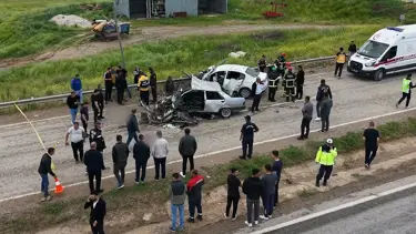 Kırıkkale'de araçlar bir aileye mezar oldu. Ölü sayısı 3'e yükseldi, 6 kişi yaralı