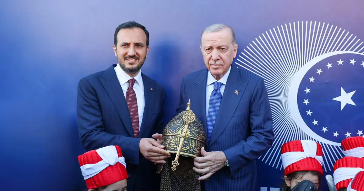 Cumhurbaşkanı Erdoğan'a miğfer hediye edildi
