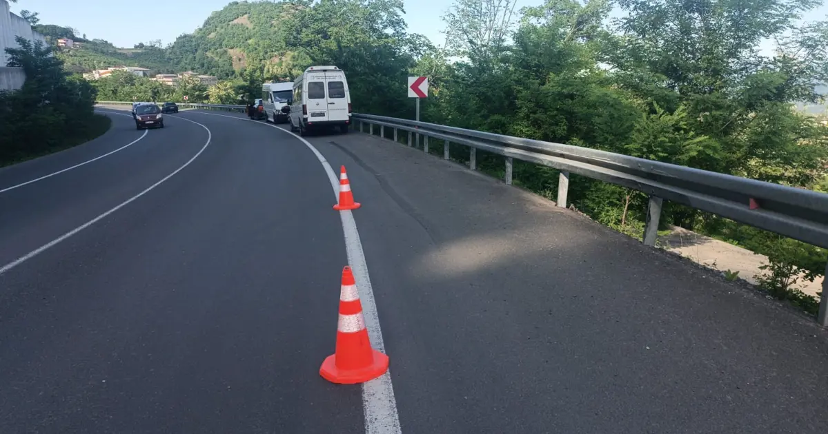 Kalp krizi geçiren dolmuş şoförü, yolcuları kurtardı. Kendisi ise hastanede hayatını kaybetti