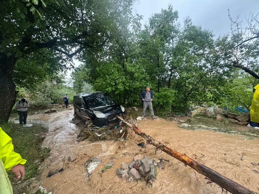Sıcaklık kavuracak ama yerel kuvvetli yağışlara dikkat!  Meteoroloji'den yeni hava durumu tahmini 