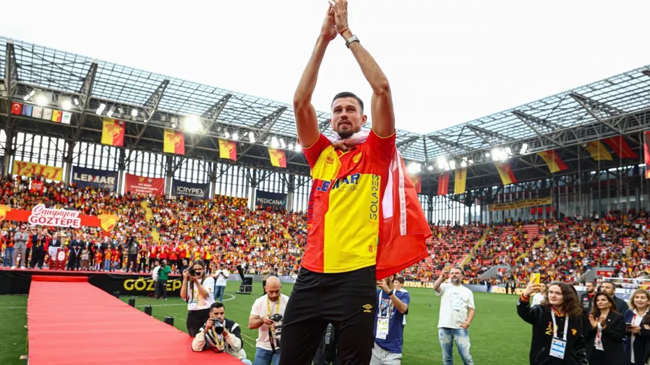 Süper Lig'den Polonya'ya gitti. Yeni isim İran'dan geliyor
