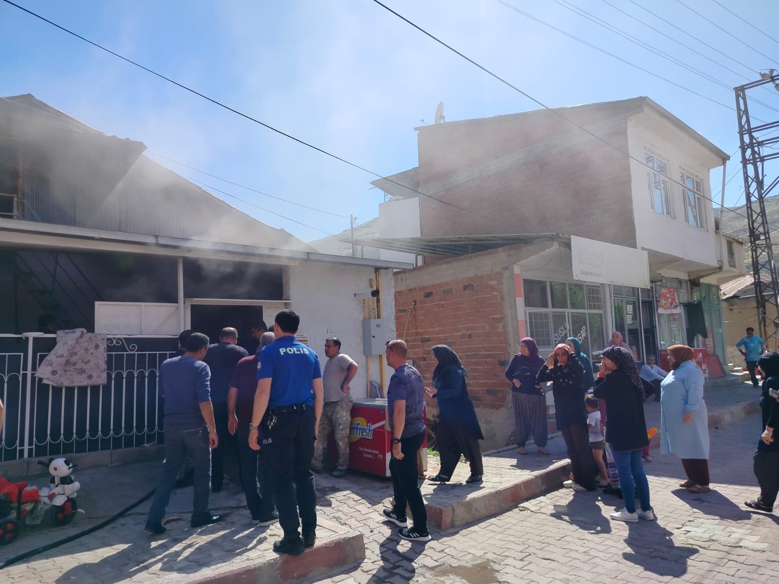 Elazığ'da ev yangını