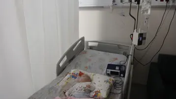 Hatay'da skandal olay. Hemşire serumu çıkarırken 5 aylık bebeğin parmağını kesti