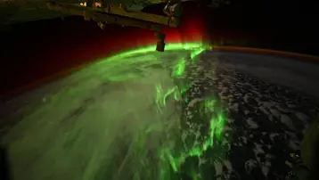 NASA astronotunun kadrajından kutup ışıkları