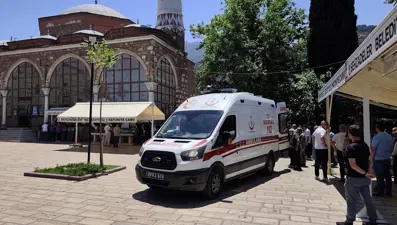 Kalp krizinden ölen arkadaşının cenazesinde kalp krizi geçirdi