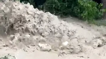 Yağış sonrası dereler taştı. Tarım arazileri su altında