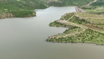 İki baraj yüzde 100 doldu, kapaklar açıldı