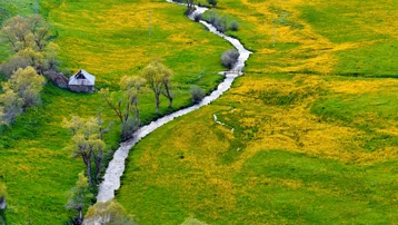 Yılda sadece 20 gün sürüyor. 2 bin 80 metre yükseklikte bulunuyor, gören dönüp bir daha bakıyor