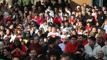 Karabük’te vatandaşlar milli maç heyecanını dev ekranda yaşadı