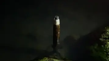 Sahile vuran roket parçası incelemeye alındı