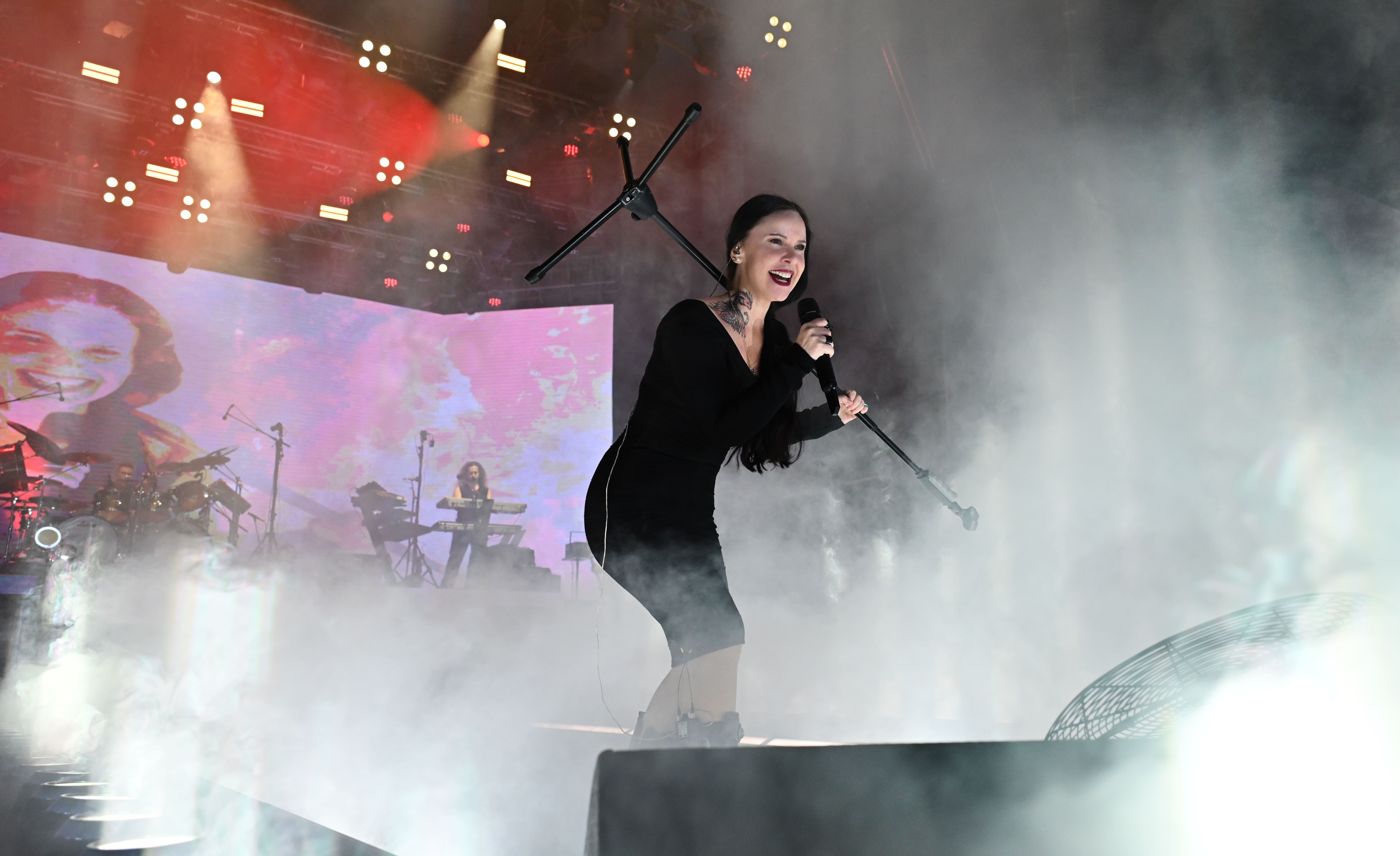 Şebnem Ferah 6 yıl aradan sonra İzmir'de. Unutulmaz bir gece yaşandı