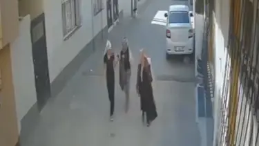 Girdikleri evden pirinç, bulgur, makarna ve elektrikli ocak çaldılar