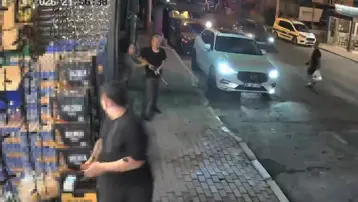 'Şikayet' yalanı pahalıya patladı: İzmir'de mahalle ortasında silahlı gerilim