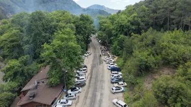Adana Kozan'da mesire alanları doldu