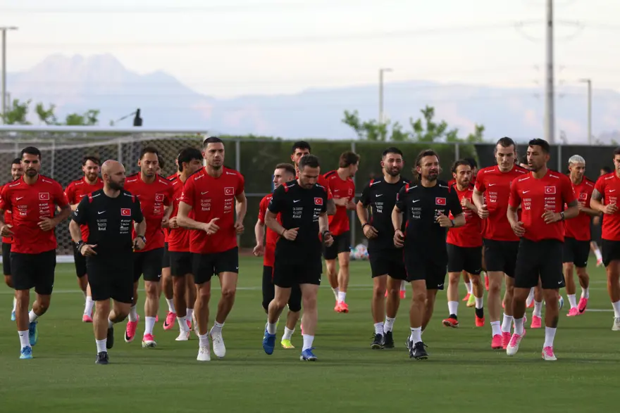 Milli futbolcular, galibiyete odaklandı. "İlk maç final değildi, yazılanlara üzüldük" 2