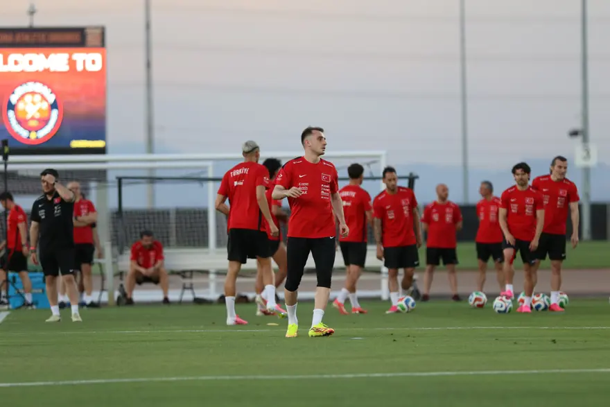 Milli futbolcular, galibiyete odaklandı. "İlk maç final değildi, yazılanlara üzüldük" 6