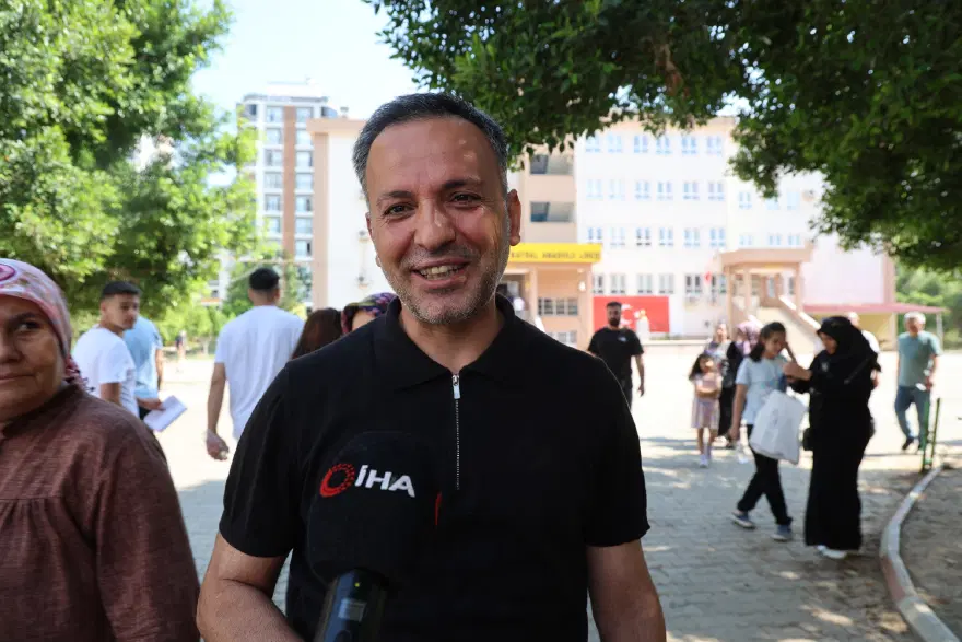 Bir kez daha sınava girdi. "10 üniversite bitirince bırakacağım, bu sene hedefim gastronomi" Bir kez daha sınava girdi. "10 üniversite bitirince bırakacağım, bu sene hedefim gastronomi"