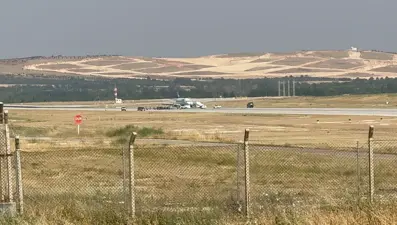 Gaziantep Havalimanı'na iniş yapan yolcu uçağının lastiği patladı