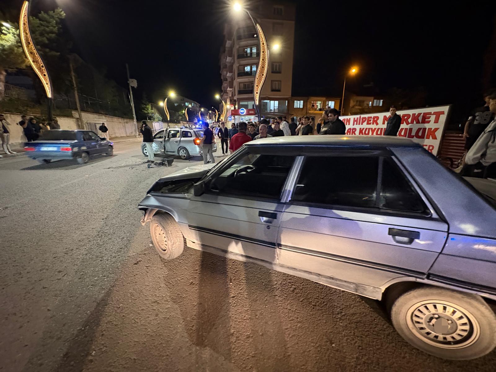 Sivas’ta zincirleme trafik kazası: 5 yaralı