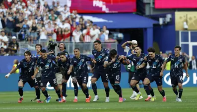 Paraguay Almanya'yı, Fas Hollanda'yı eve gönderdi. Sonucu penaltılar belirledi