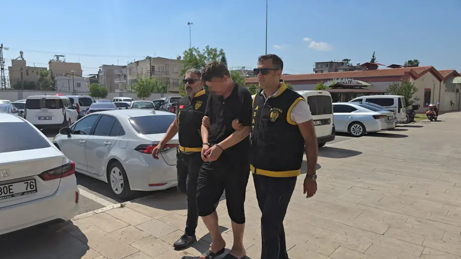 Adana'da başkasının kimliğini gösteren şüpheli, kolundaki "İlker" yazılı dövme sayesinde yakalandı
