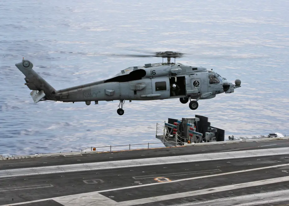 ABD helikopteri Umman'da denize acil iniş yaptı. 1 asker kayıp