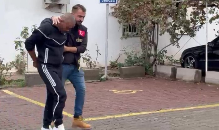 Antalya'da aile husumetini bitirmek için buluştu, tabancayla kuzenini öldürdü