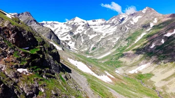 Avrupa kavruluyor, Karadeniz'in o bölgesi donuyor. Karlı zirveler dikkat çekti