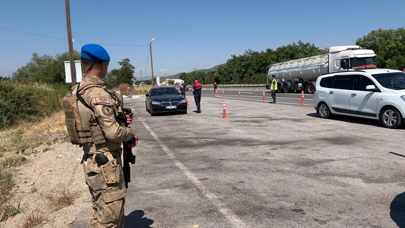 Bilecik'te geniş çaplı jandarma denetimi. 7 kişi yakalandı