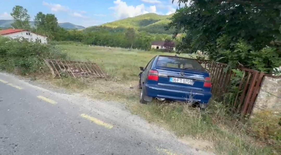 Kaza yapan sürücü aracını bırakıp uyumaya gitti