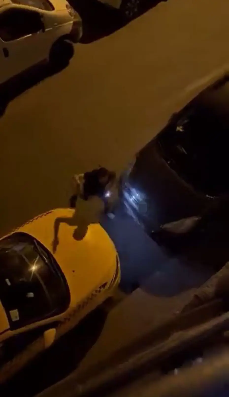 Esenyurt'ta öfkeli ağabey, kız kardeşiyle tartışan adamın evini silahla bastı