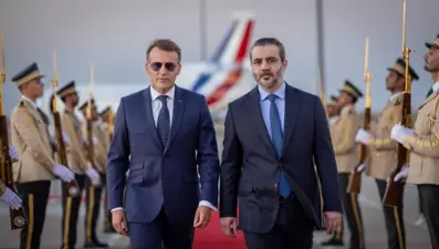 Fransa Cumhurbaşkanı Macron Suriye'de. Kaldığı otelin yakınında art arda patlama oldu