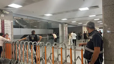 İstanbul Adalet Sarayı'nda intihar. Tutuklama talep edilince kendini aşağı bıraktı