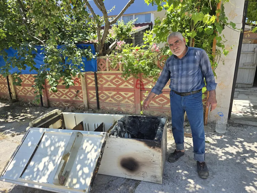 Buzdolabı bomba gibi patladı. Evin bir bölümü kullanılamaz halde 1