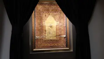 Osmanlı sarayları için hazırlanmıştı. 300 yıldır orijinalliğini koruyor