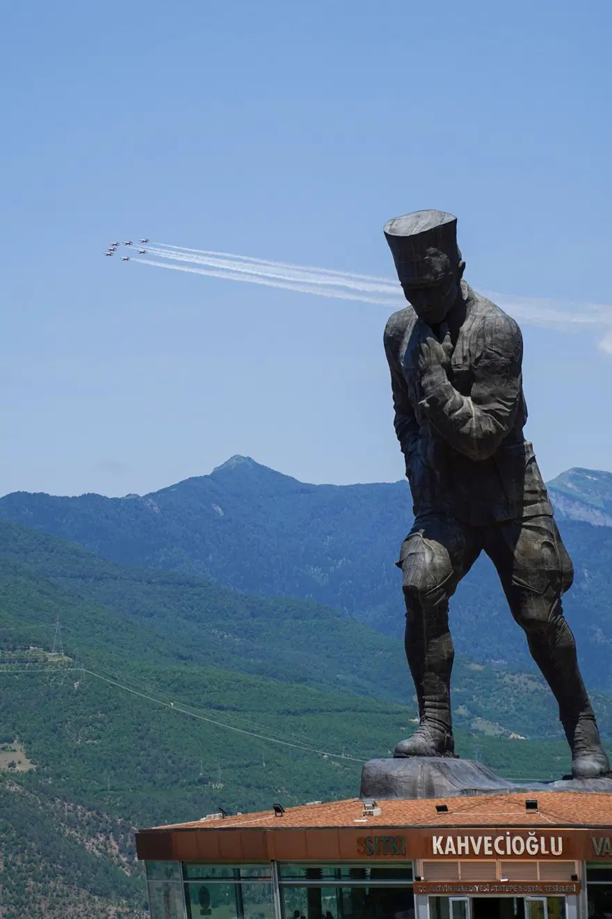 Artvin semalarında Türk Yıldızları provası 2