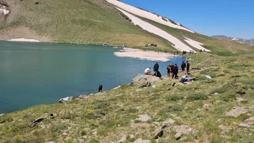 Van'da serinleten rota. 3 bin 200 rakımda buz gibi göl