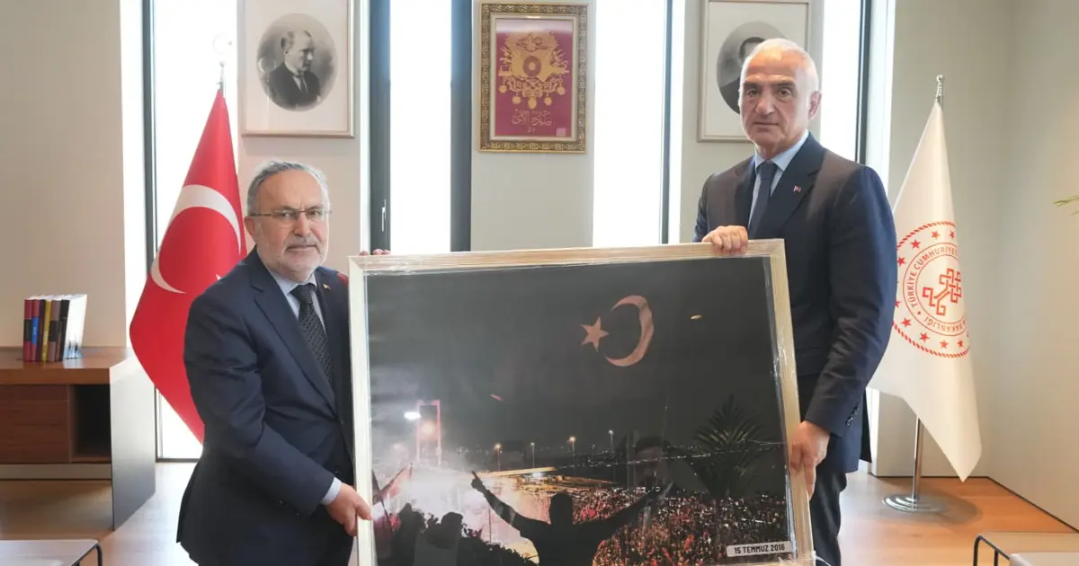Bakan Ersoy 15 Temmuz Derneği heyetini ağırladı