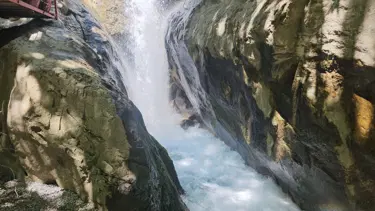 Sıcaktan bunalanlar buraya koşuyor. Serinlemek isteyenlerin uğrak noktası
