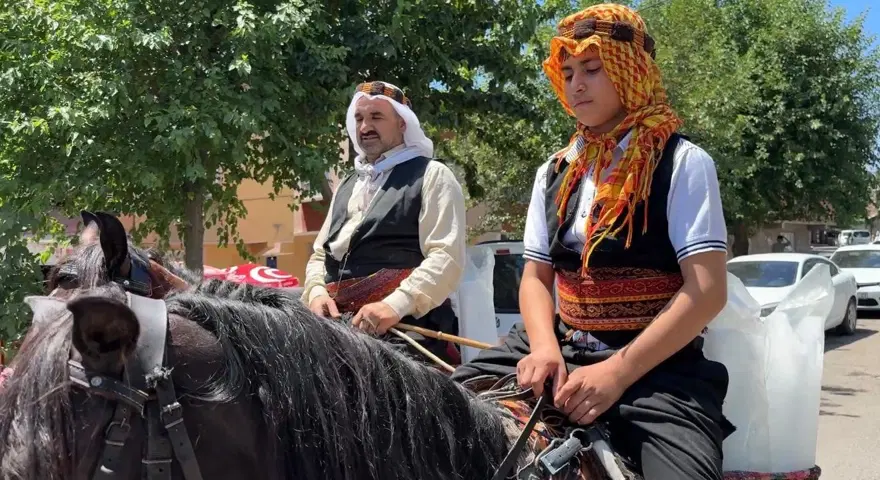 46 yıldır kimsenin yapamadığını yapıyor. 40 derece sıcakta çalışanların tek umudu 3 46 yıldır kimsenin yapamadığını yapıyor. 40 derece sıcakta çalışanların tek umudu 3