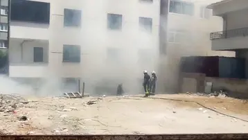 Avcılar'da metruk binada yakılan ateş yangına dönüştü
