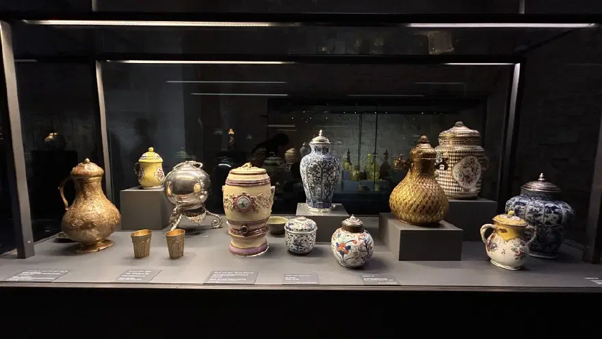 Topkapı Sarayı'nın Şerbethane bölümü açıldı. Artık 174 değil 452 eser sergileniyor Topkapı Sarayı'nın Şerbethane bölümü açıldı. Artık 174 değil 452 eser sergileniyor