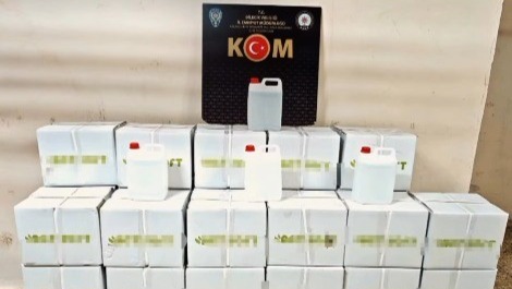 Kamyondan 800 litre etil alkol çıktı