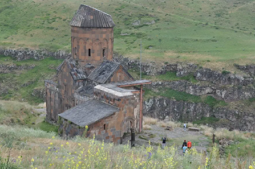 40 kapılı şehir olarak anılıyor. Tarihte yolculuğa çıkarıyor 2