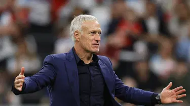 Hem futbolcu hem teknik direktör olarak kupa kazanmıştı. Fransa'da bir dönem resmen sona erdi