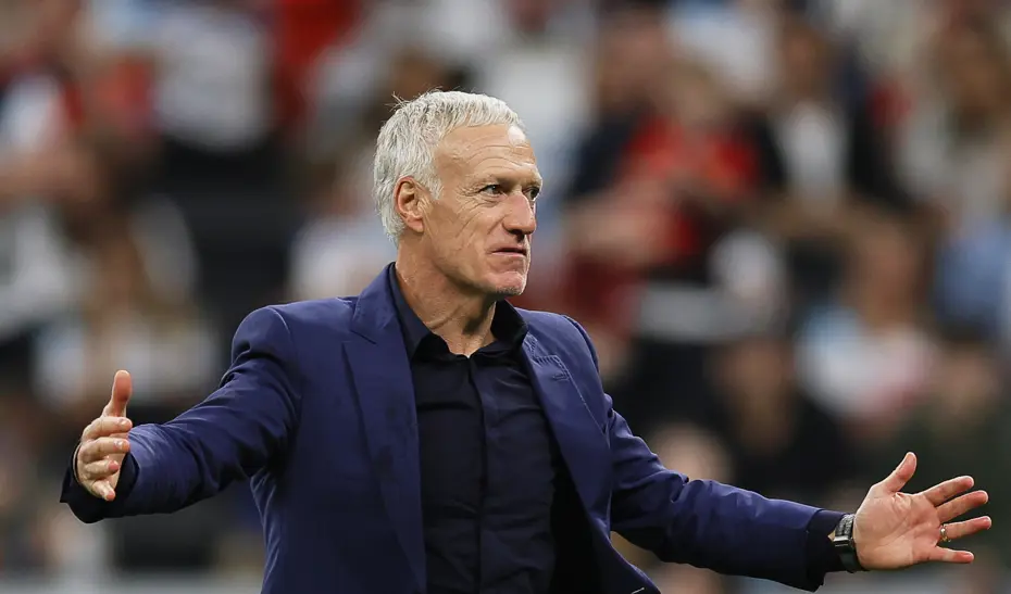 Hem futbolcu hem teknik direktör olarak kupa kazanmıştı. Fransa'da bir dönem resmen sona erdi