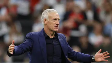 Hem futbolcu hem teknik direktör olarak kupa kazanmıştı. Fransa'da bir dönem resmen sona erdi