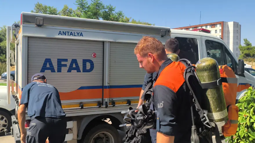 Otel odasında sır ölüm. AFAD ekipleri çağrıldı, içeri oksijen tüpü ve maskeyle girdiler 1