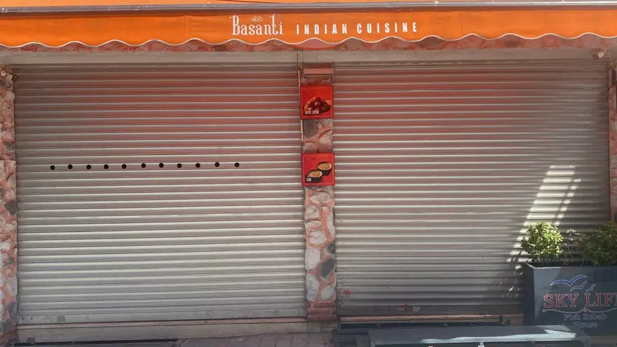 Mühürlü boş dükkandan yayılan kötü koku ekipleri harekete geçirdi. Kedi ölüleri bulundu 